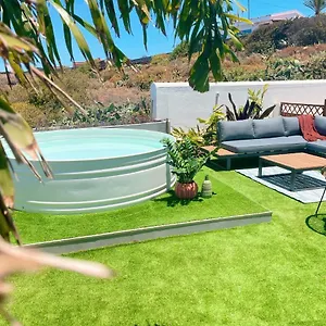 Hébergement de vacances Casa Con Piscina Y Jardin Con Vistas Al Mar, Puerto de la Madera
